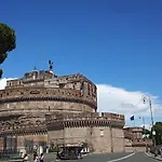 德洛迦诺住宿旅舍 3*